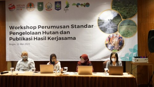 Supporting Human Resource Capacity Building, Pustarhut Held Inhouse Training: Forest Carbon Accounting and Business Plan Preparation and Digital Marketing of Honey Products